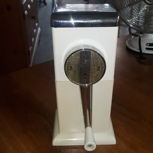 Vintage Ice Crusher... Ice O Mat (SKU N86)